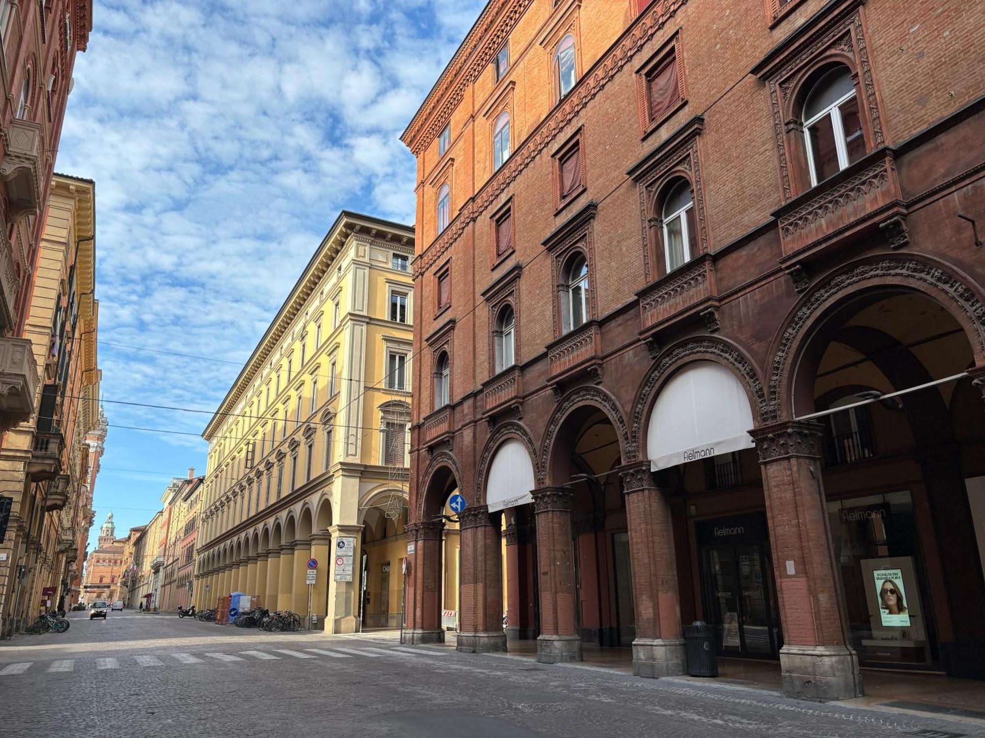 Bed and Breakfast Indipendenza 24 Болонья Экстерьер фото