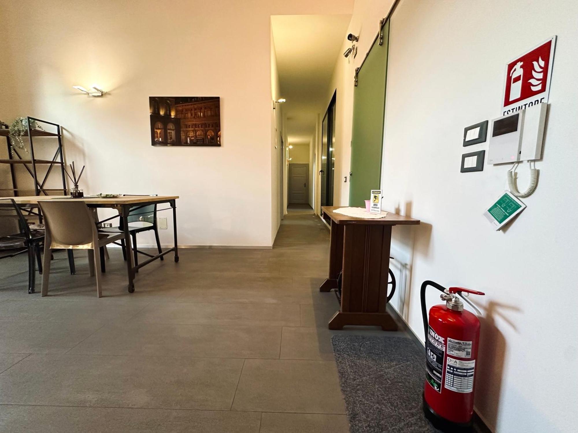 Bed and Breakfast Indipendenza 24 Болонья Экстерьер фото